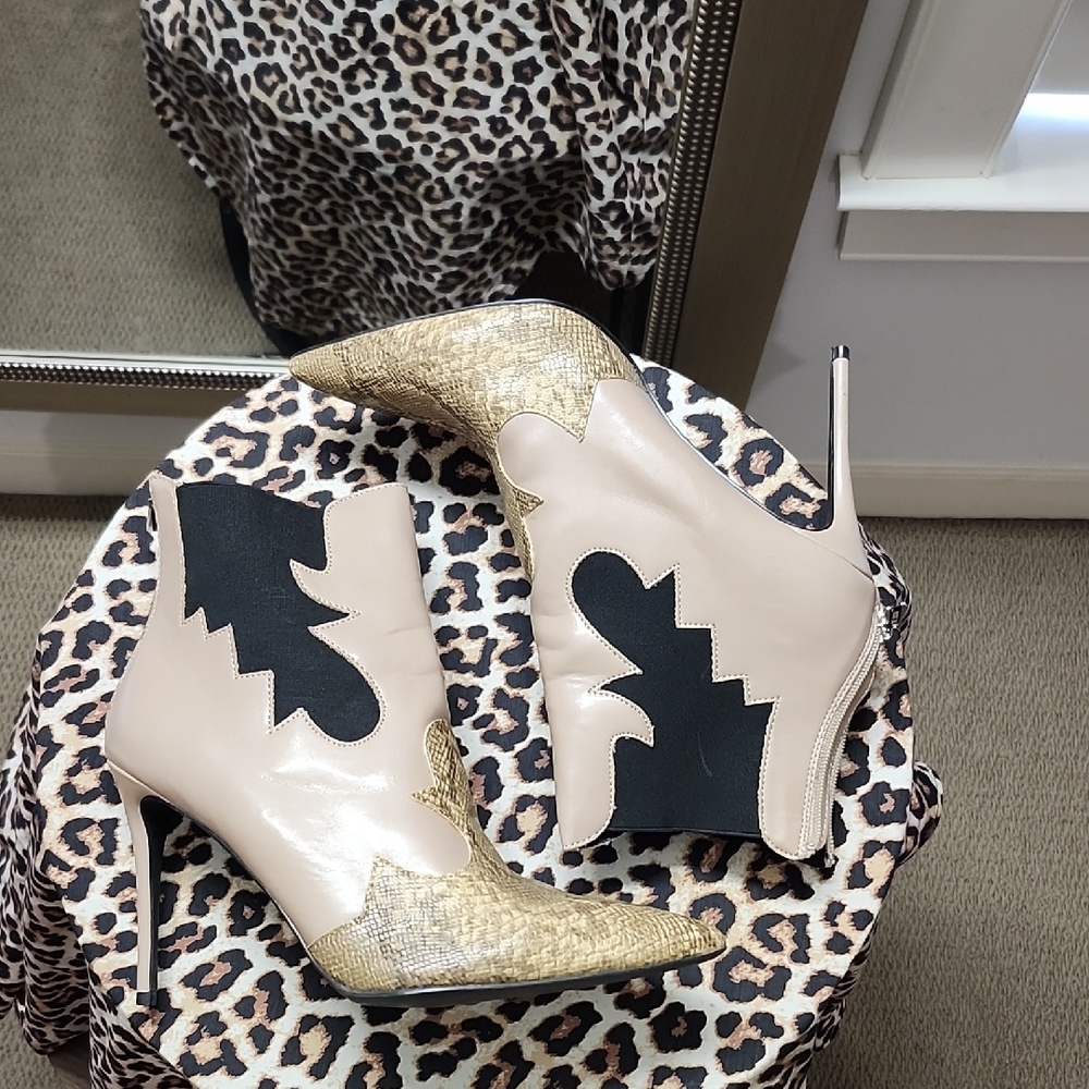 Cape Robbin Stiletto Western Ankle Booties Size 11